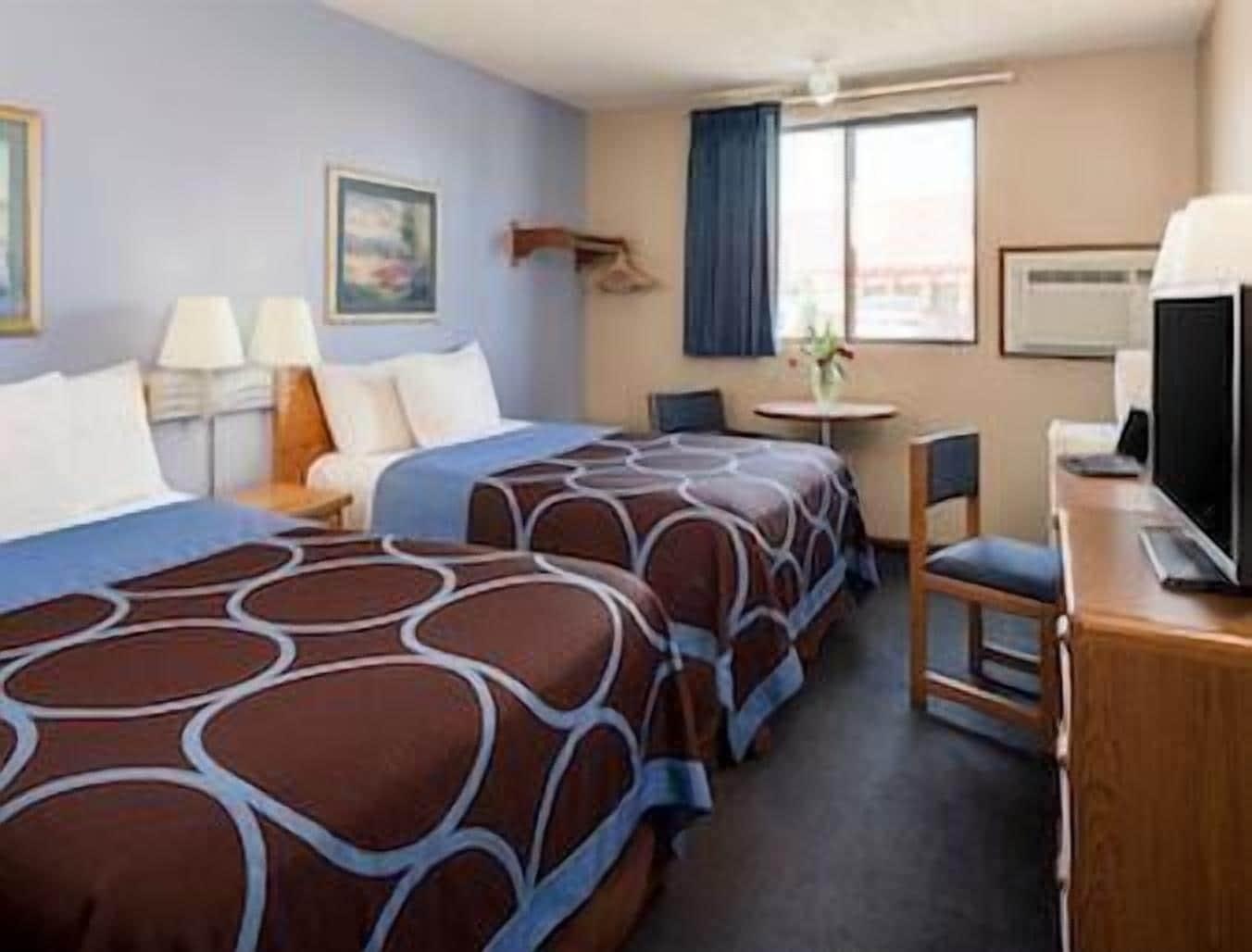 Super 8 By Wyndham Manhattan Ks Luaran gambar